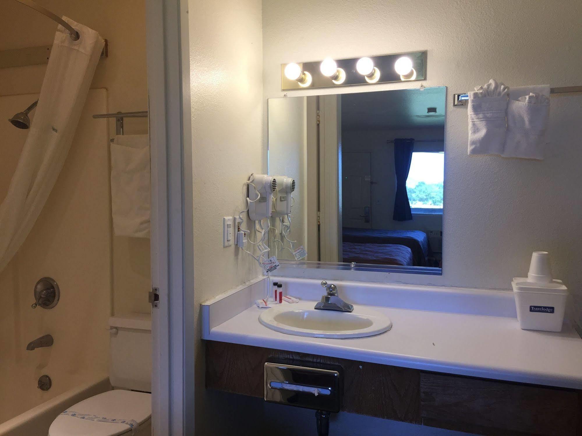Travelodge By Wyndham Clearlake Bagian luar foto
