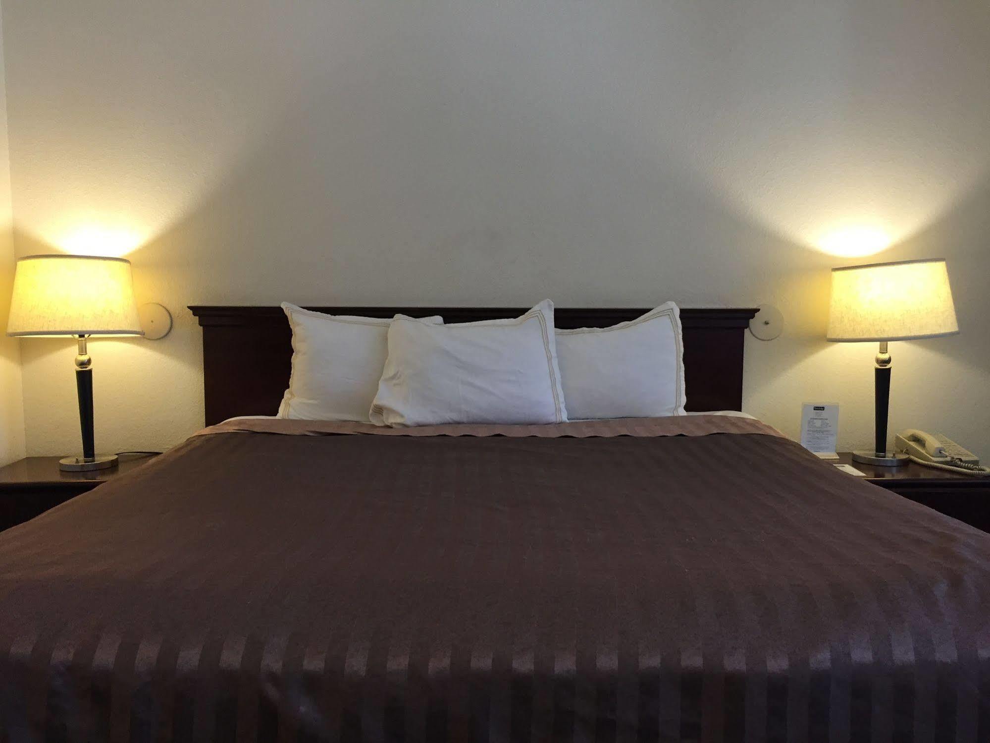Travelodge By Wyndham Clearlake Bagian luar foto