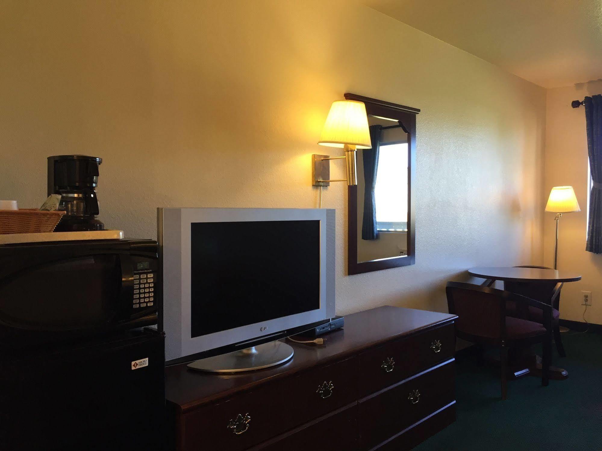 Travelodge By Wyndham Clearlake Bagian luar foto